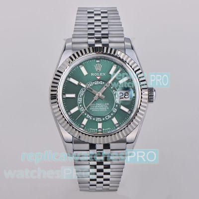 ES Factory Swiss Replica Rolex Sky-Dweller 2nd Time Zone Green Dial Jubilee Band Watch 